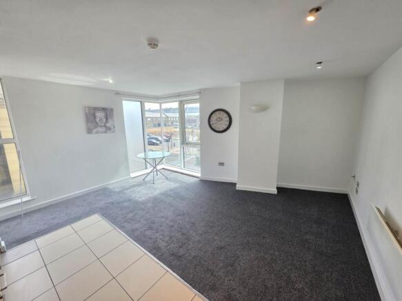1 bed Flat to rent Image 4