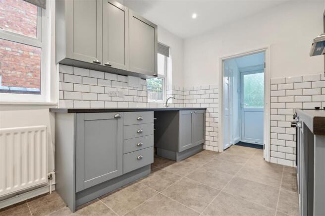 Kitchen (2).jpeg