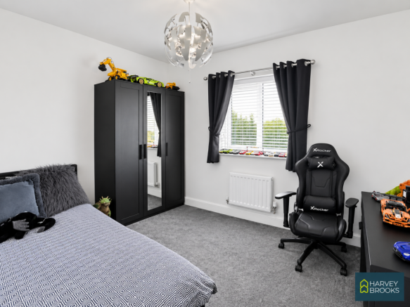 5 bed Detached for sale Image 12