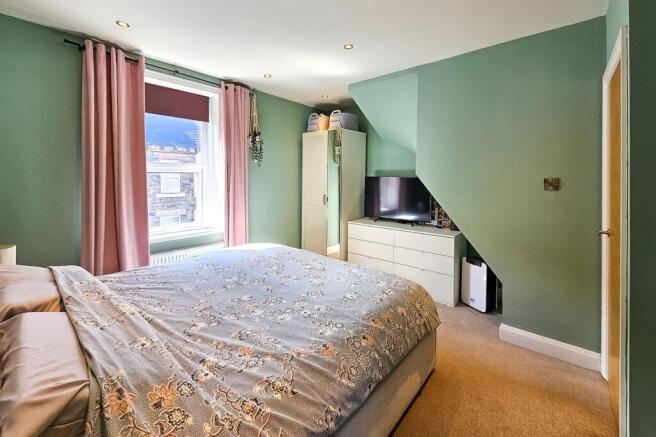3 bed Terraced to rent Image 9