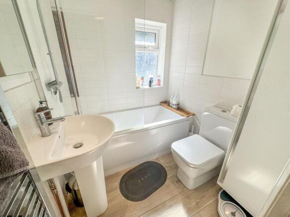 Thirlmere Avenue, Tilehurst, RG30 photo 3