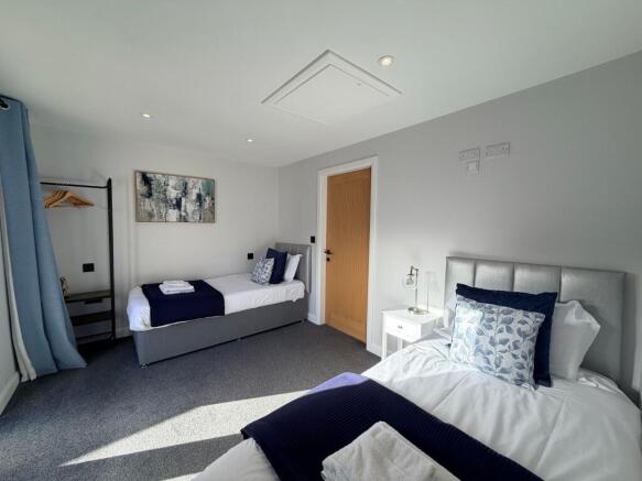 4 bed Semi-Detached for sale Image 9