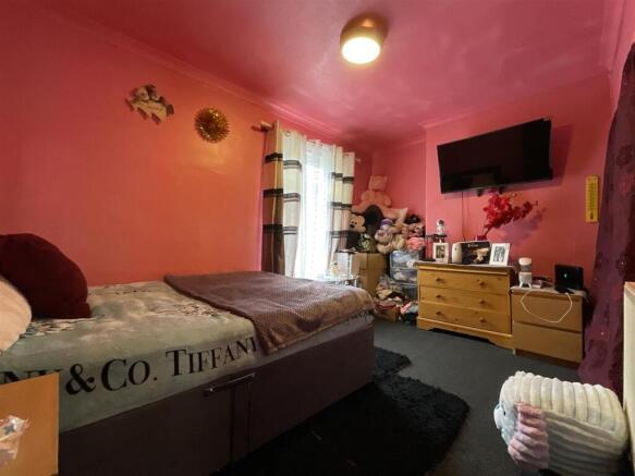 3 bed Terraced for sale Image 6