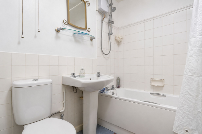 1 bed Ground Flat to rent Image 8