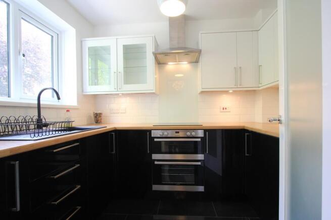 17 Stoneleigh Court03.JPG