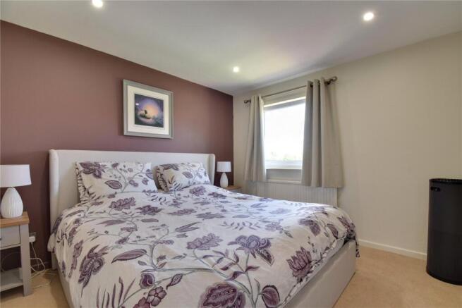 4 bed Link Detached House for sale Image 10