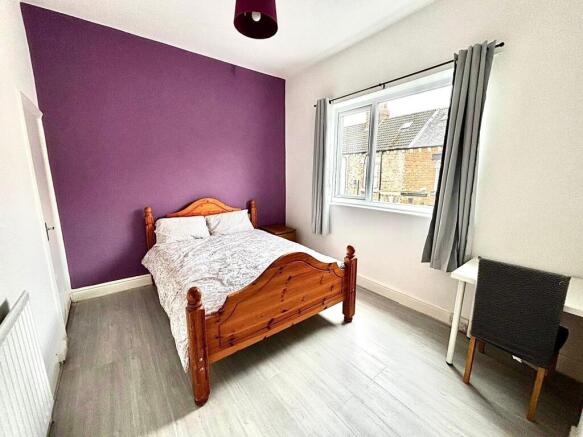 3 bed House to rent Image 5