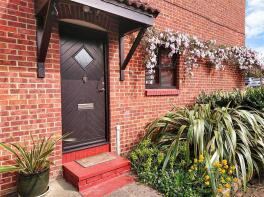 19, Cooper Close, Greenhithe DA9 9PN