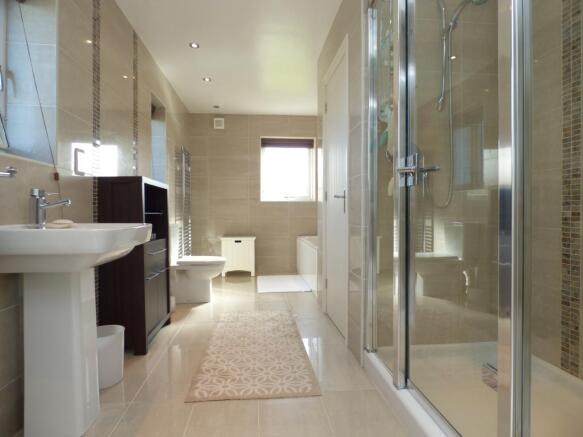 Master En-Suite