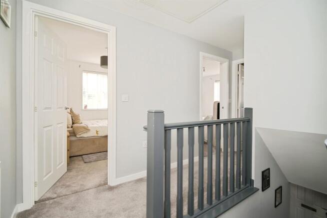 3 bed Detached for sale Image 8
