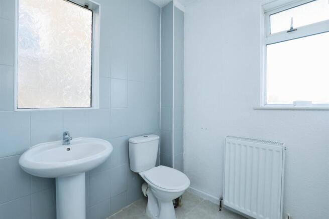3 bed House to rent Image 8