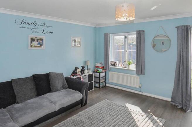 2 Callier Close - Image 3