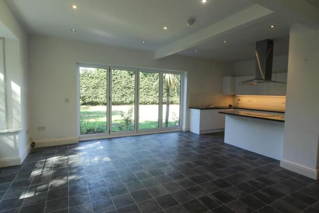3 bed Bungalow to rent Image 6