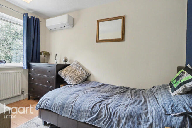3 bed Semi-Detached for sale Image 8