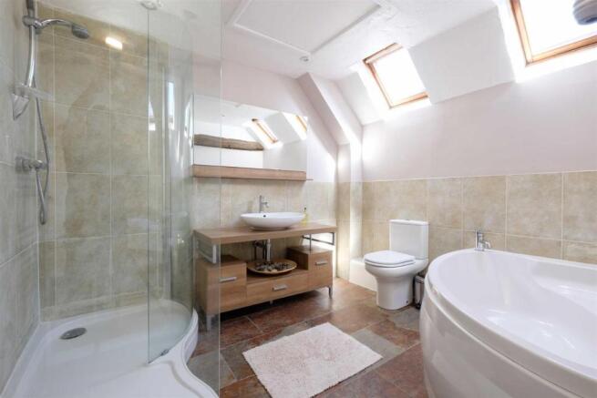 Family Bath/Shower R