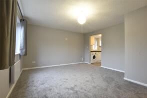 9, Whitecroft, Langshott, Horley RH6 9BZ