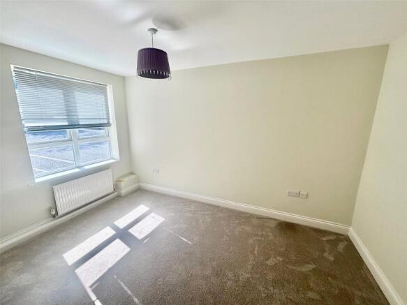 2 bed Flat for sale Image 7