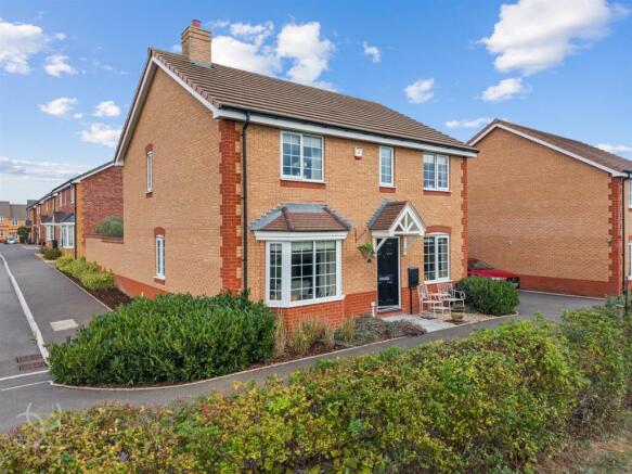 4-bed detached on Skylark Drive, Pershore, £465,000