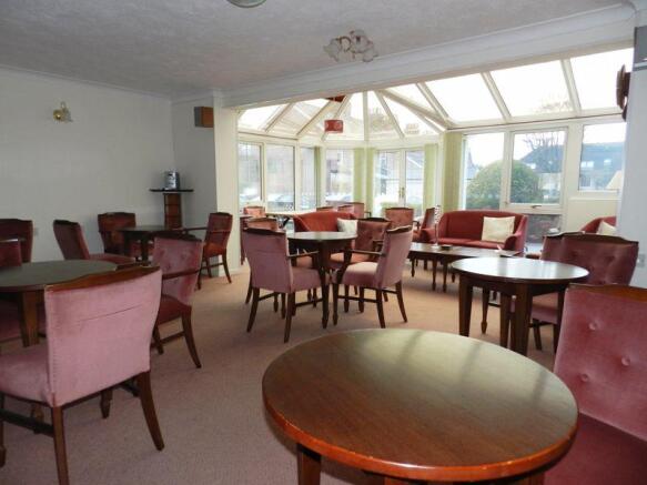 COMMUNAL LOUNGE
