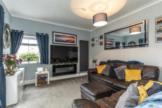 12 Birch Close-24a.jpg