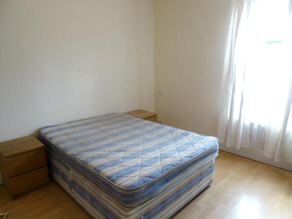 3 bed House to rent Image 4