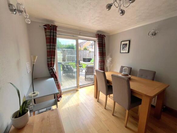 5 bed Semi-Detached for sale Image 6