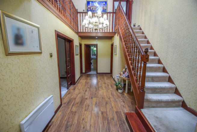 7 bed Detached for sale Image 9