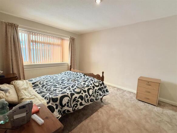 2 bed Detached Bungalow for sale Image 5