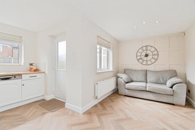 4 bed Detached for sale Image 10