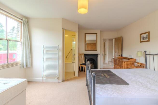 4 bed Town House for sale Image 12