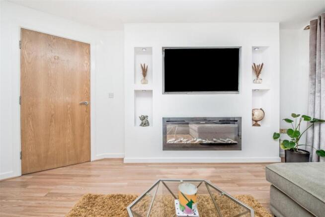 2 bed Apartment for sale Image 8
