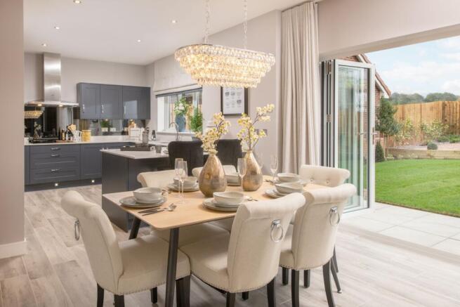 5 bed Detached for sale Image 4