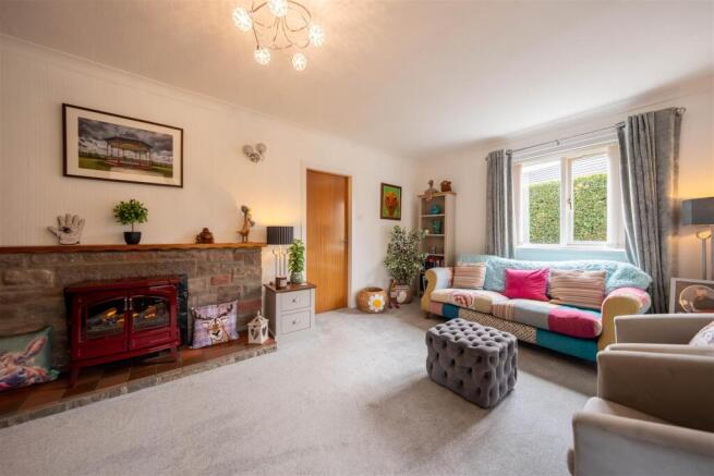 Kinnordy Avenue, Kirriemuir photo 2