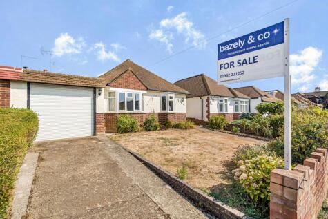Manor Farm Avenue, Shepperton, TW17