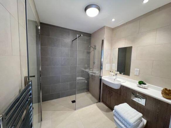 Ensuite
