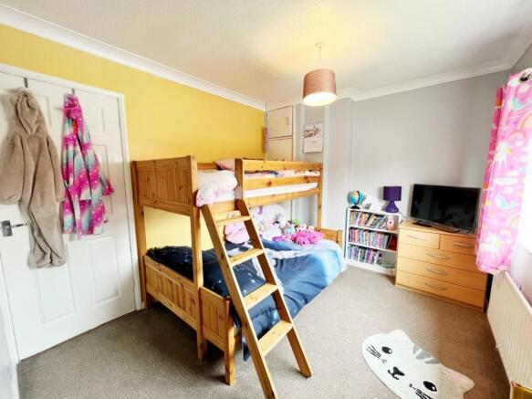 Bedroom 2 pic 1.jpg