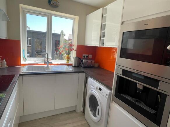 Kitchen;.jpg