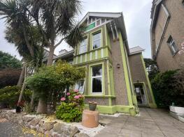 4, Edgcumbe Gardens, Newquay TR7 2QD