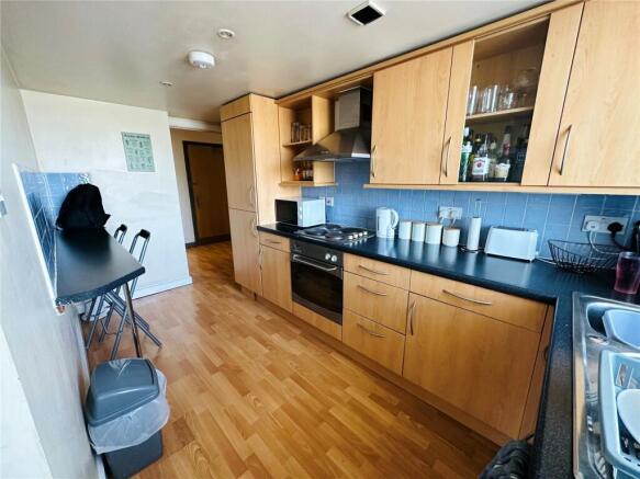 Flat 18, Treadwells Mill, Upper Park Gate, Bradford, West Yorkshire BD1 5DW photo 5