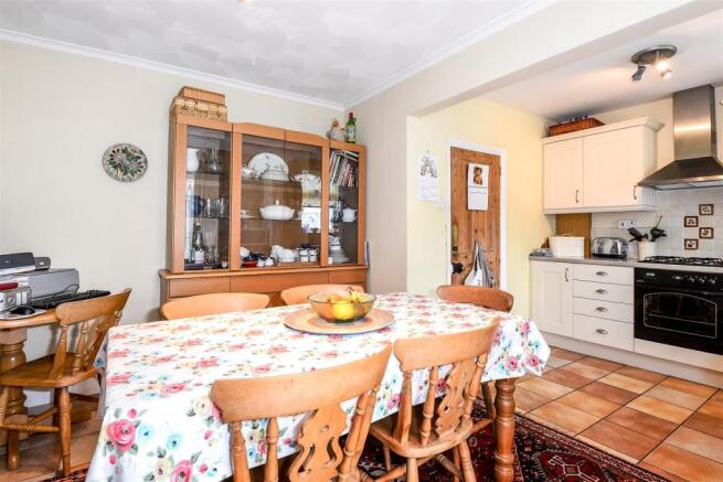 18 North Road - Din 