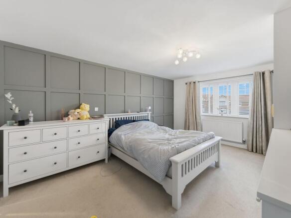 5 bed Detached for sale Image 7