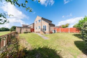 38, Thorpes Crescent, Skelmanthorpe, Huddersfield HD8 9DH