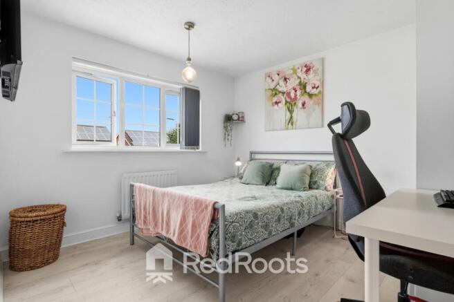 5 bed Detached for sale Image 12
