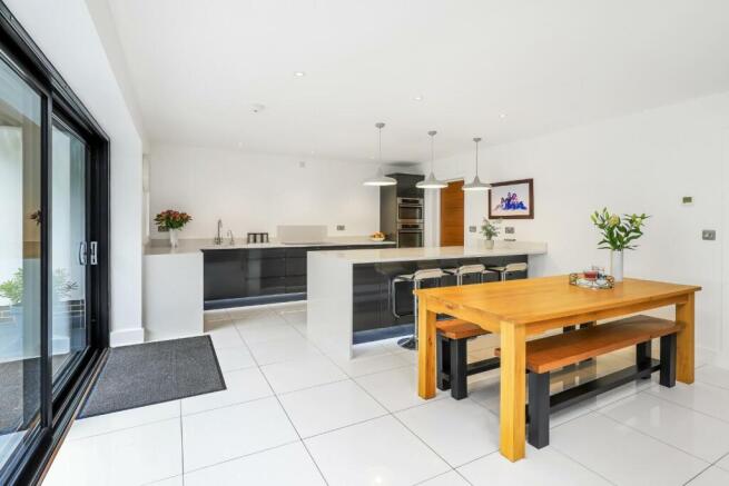 Kitchen / Dining