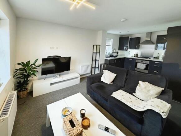 e4610fc2-Living 20Kitchen.jpg