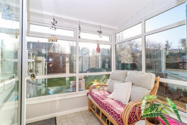4 bed Semi-Detached for sale Image 10