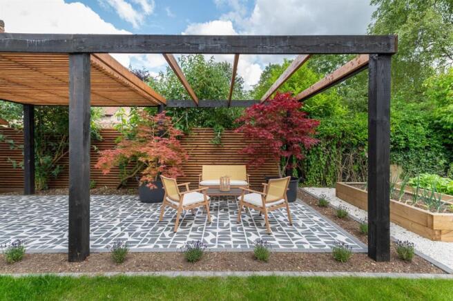 5 bed Semi-Detached for sale Image 10