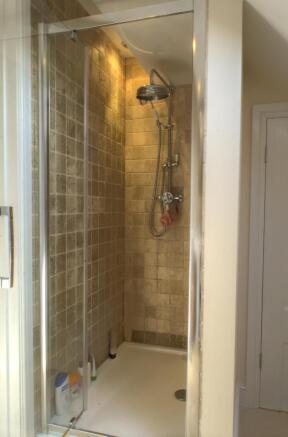 Master en-suite shower