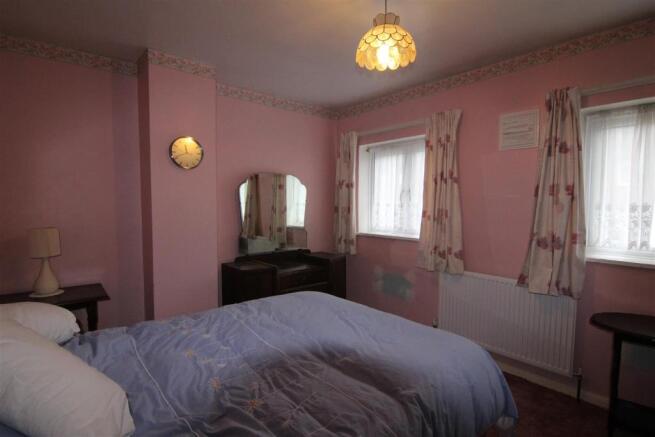 Bedroom 2.JPG