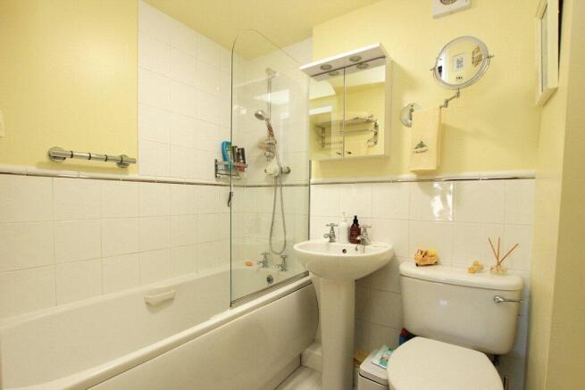 2 bed Apartment for sale Image 8